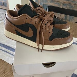 Jordan 1 Low Brown and Black Size 8